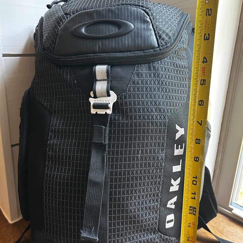 EUC Black Oakley Backpack